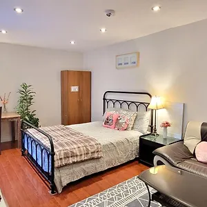 https://comfortable-spacious-homestay-in.hotelstorontoontario.org